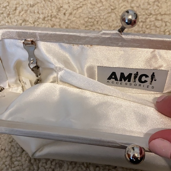 Never used night out purse. Off white. - Picture 3 of 8